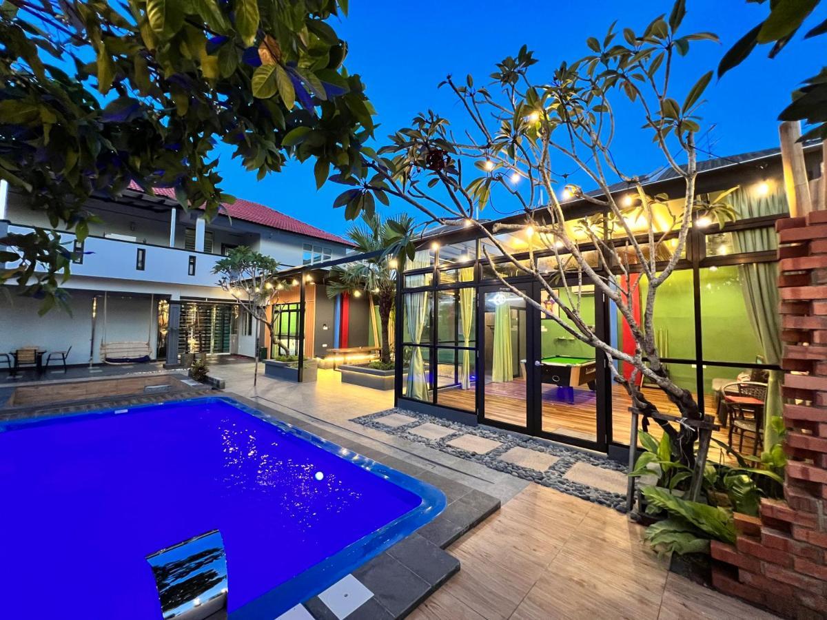 The Uniique Haus - Johor 1St Staycation Water Dining Experience Johor Bahru Exteriör bild