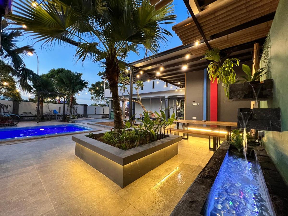 The Uniique Haus - Johor 1St Staycation Water Dining Experience Johor Bahru Exteriör bild